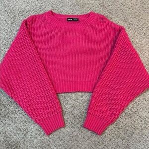 Cropped Chunky Knit Sweater in Hot Pink